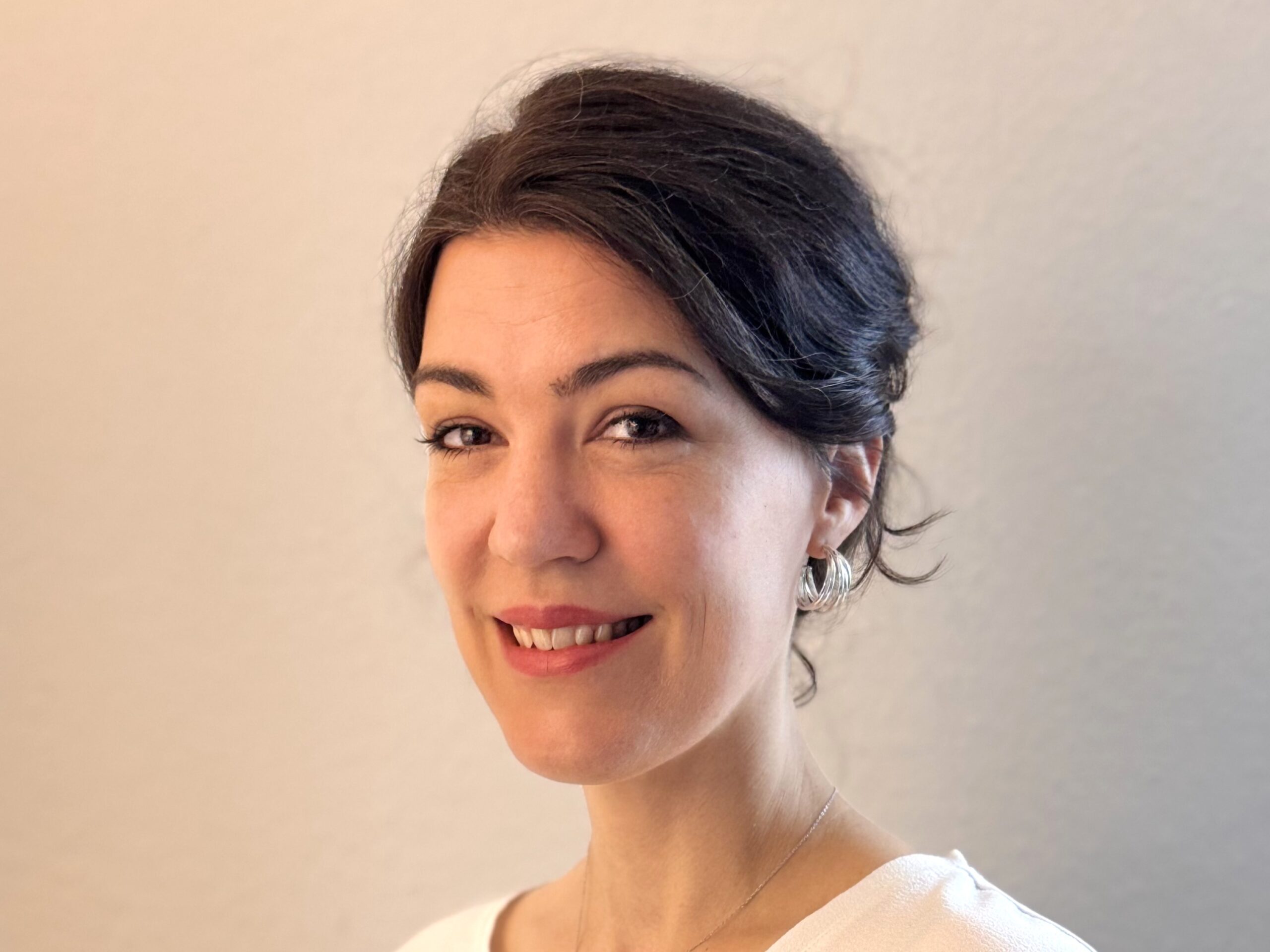 Porträtfoto von Dr. Antonia Öksüzoglu